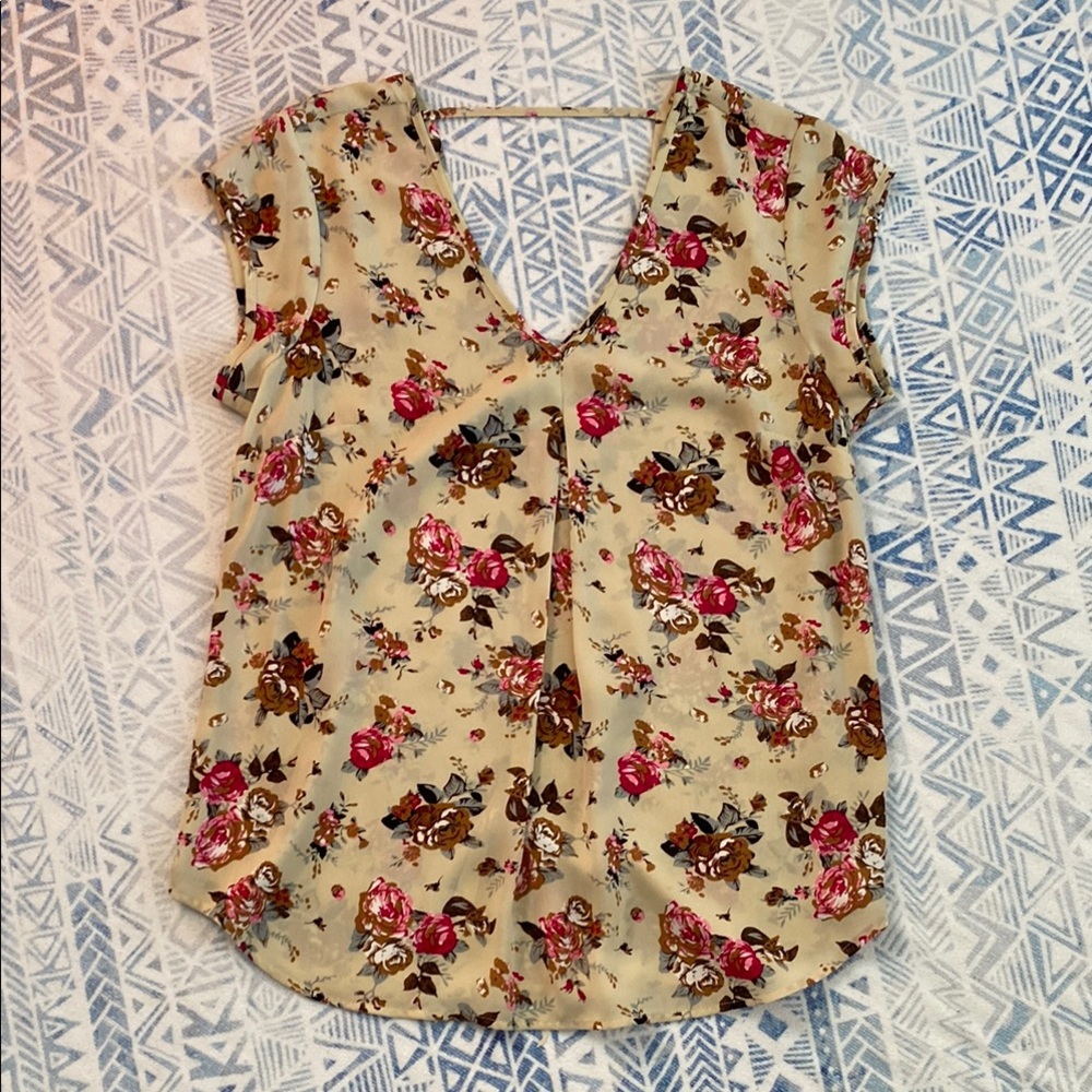 DR2 Pretty Floral Top